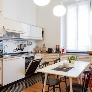 The Rent - Near Porta Romana Apartamento